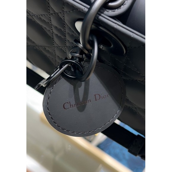 D*or lady d-joy medium bag in black ultramatte calfskin
