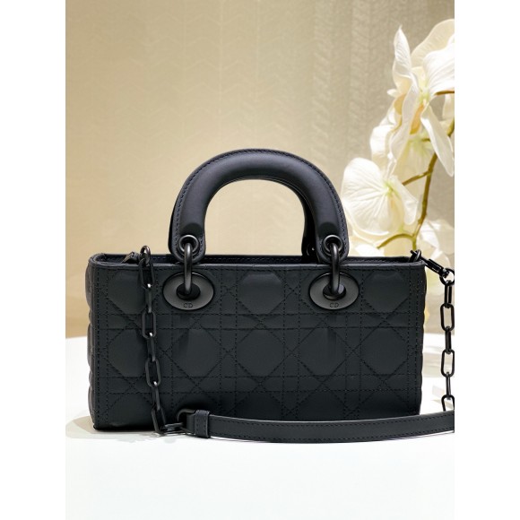 D*or lady d-joy medium bag in black ultramatte calfskin