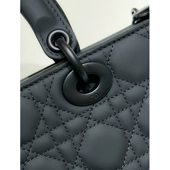 D*or lady d-joy medium bag in black ultramatte calfskin