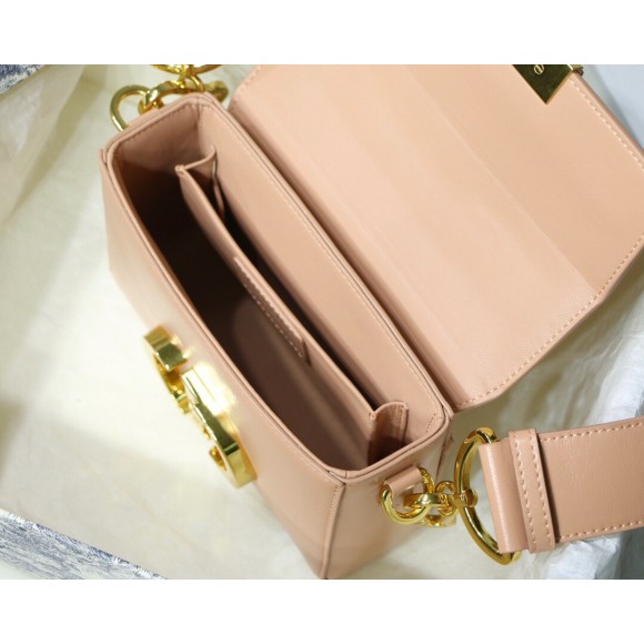 D*or 30 montaigne box bag in powder box calfskin