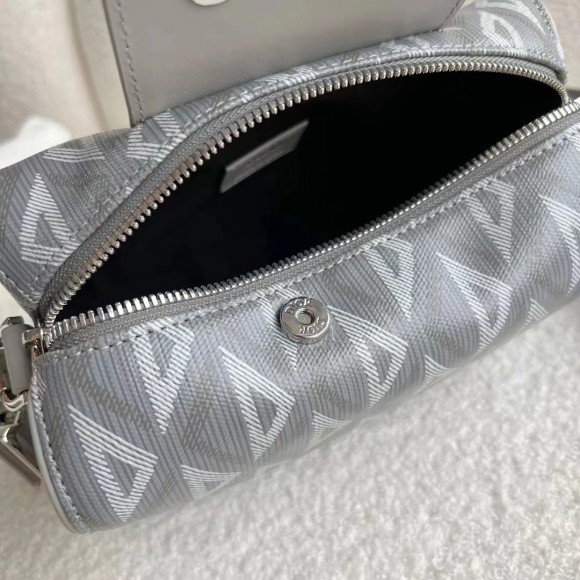 D*or lingot messenger bag in gray cd diamond canvas