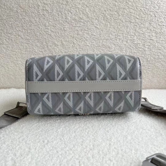 D*or lingot messenger bag in gray cd diamond canvas