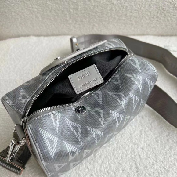 D*or lingot messenger bag in gray cd diamond canvas