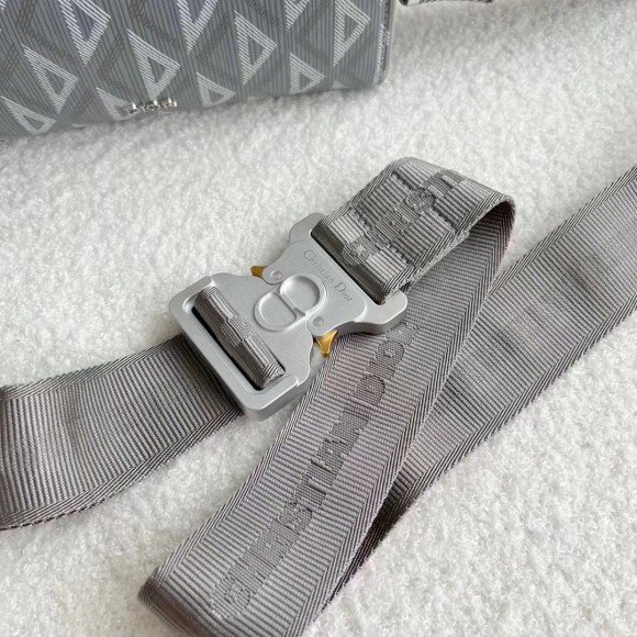 D*or lingot messenger bag in gray cd diamond canvas