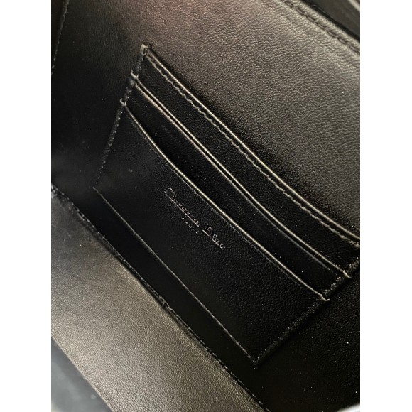 D*or caro box bag with chain in black macrocannage calfskin