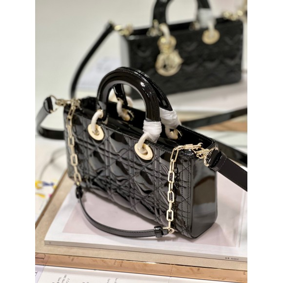 D*or lady d-joy medium bag in black patent cannage calfskin