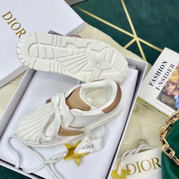 D*or D*or-id sneakers in white leather with nude strap