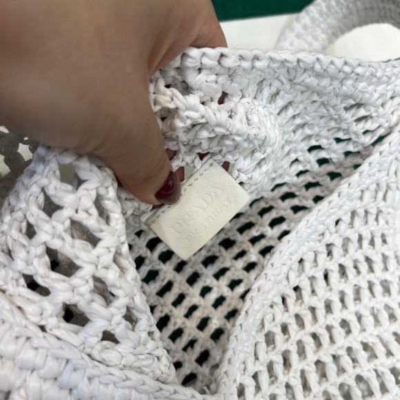 Pra*a large tote bag in white woven raffia
